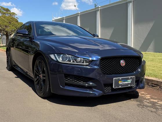 JAGUAR XE 2.0 16V SI4 TURBO GASOLINA R-SPORT 4P AUTOMÁTICO JAGUAR XE 2.0 16V SI4 TURBO GASOLINA R-SPORT 4P AUTOMÁTICO